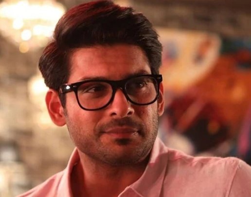 dazzler_hike's tweet photo. #SidharthShukla : i'll keep saying it sid single handedly carried the entire show frm th initial buzz 2 the post release excitement,he was the massive factor that drove the show's succes &amp;  his superb performance also attracted neutral audiences #SidharthShuklaLivesOn https://t.co/jNCgFjfzFq