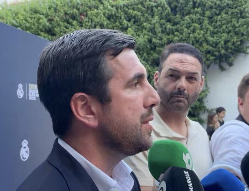 RMCFarab's tweet photo. هل يمكنك ذكر لاعب أو صفقة لريال مدريد؟

إنريكي ريكيلمي : داني غويزا، هدّاف كبير. https://t.co/xVi4igSayx