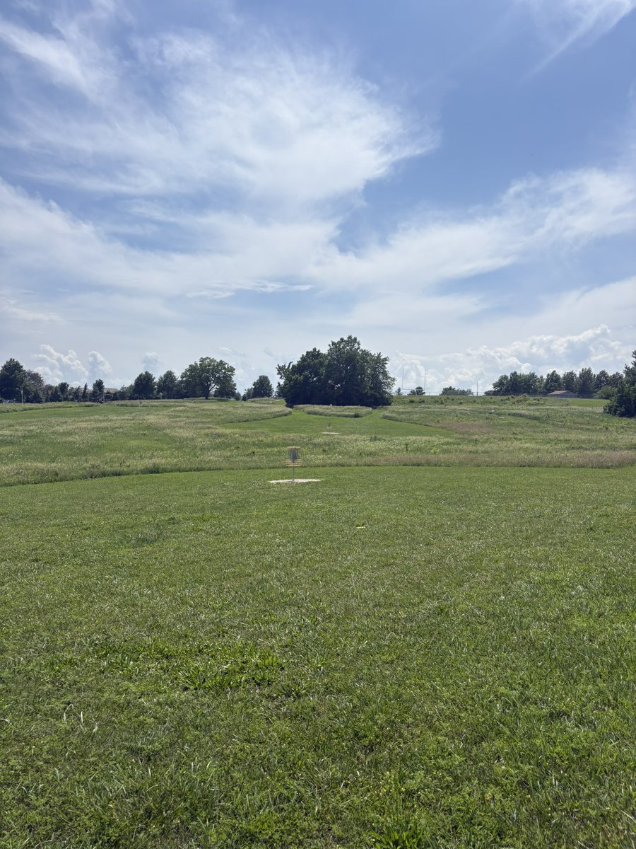 Kuckleman's tweet photo. Playing golf…kinda #Expand https://t.co/VNSk8suOH3