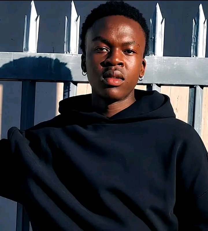 Tnyks's tweet photo. Thembisile Patekile is making damage control by calling someone's and a victim a thief to brighten his career.

https://t.co/isXzMeGiUT https://t.co/O5F1iBNLlX