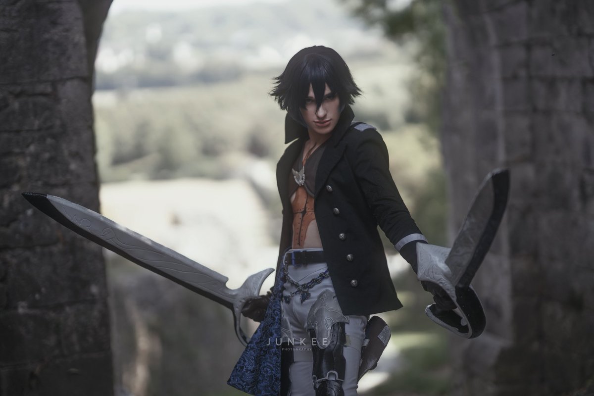 tamaaaa03's tweet photo. Cent From Drakengard 3 we did the photoshoot this summer ! I really struggled making this costume but i’m glad i finished it 😙🫶🏼 it was one of my dream cosplan since 2019 
#drakenier #drakengard #dod3 https://t.co/3DDhC0wgHz