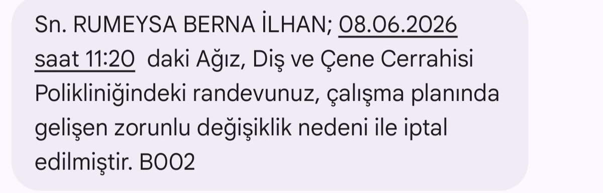 RumeysaBerna's tweet photo. Aylardır peşinden koştuğum her sabah randevu almak için telefon başında beklediğim randevum doğru düzgün açıklama yapılmadan ve telafi edilecek randevu verilmeden iptal edildi. Bu mesaj bana saat 22.00 da atılıyor. Telafi randevusu istiyorum. @sagliklicozum https://t.co/eeSAMIkflD