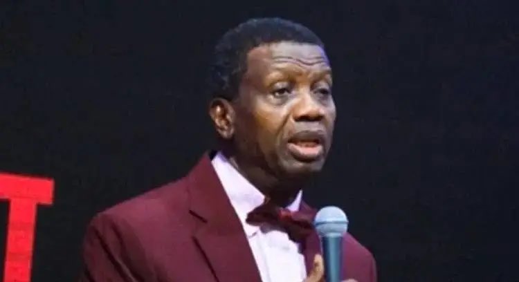 chronicle_ng's tweet photo. Eliminate terrorists and their sponsors within 90 days or resign, Adeboye tells service chiefs https://t.co/tB6NAa7lMQ https://t.co/RTvqmu24sE
