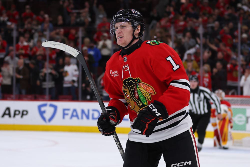 RizNHL's tweet photo. Oliver Moore Breakout season is coming. High praise for the kid. #Blackhawks https://t.co/0hW8R1fNxC