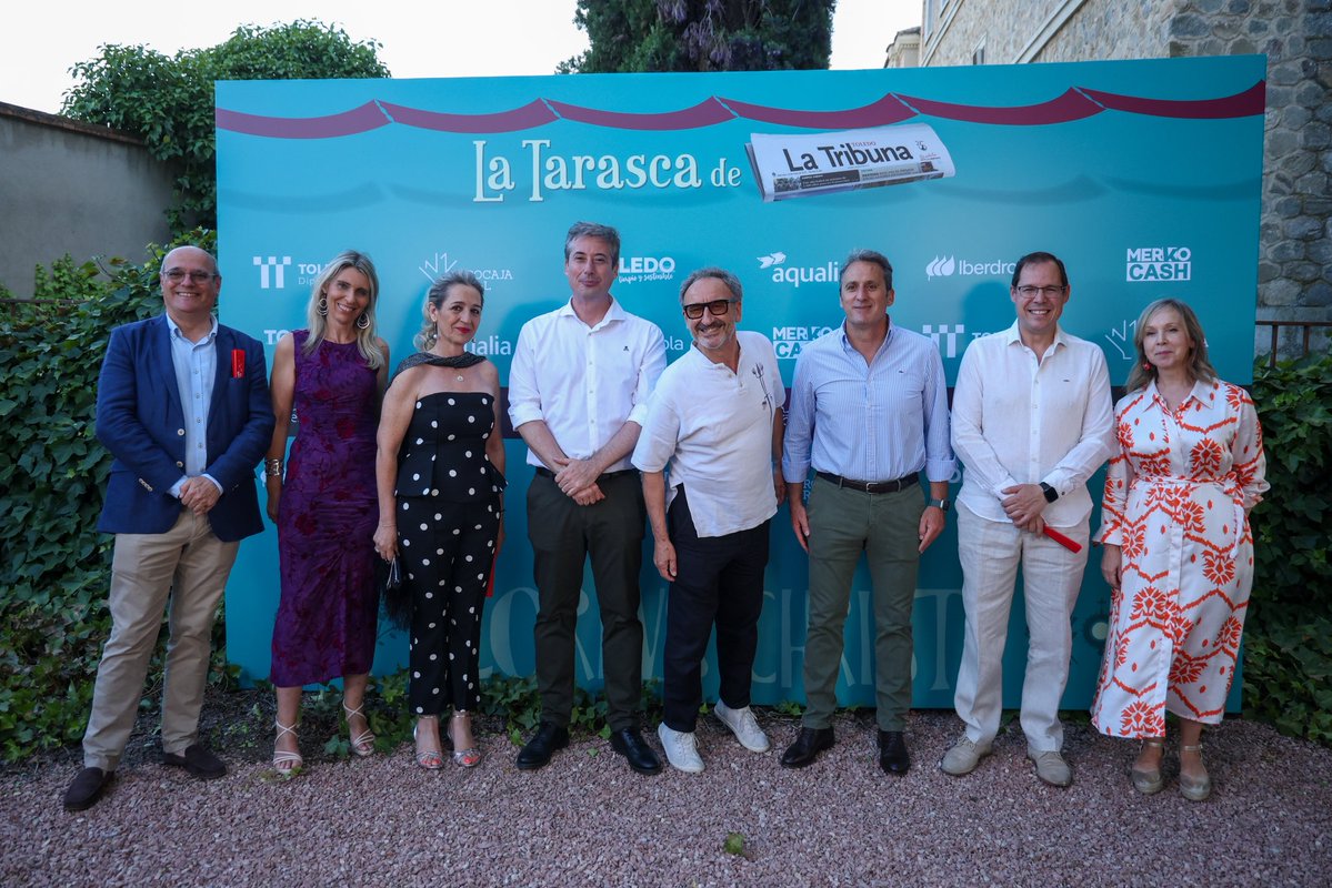 VToledociudad's tweet photo. 🐲 Un año más, un placer disfrutar de La Tarasca de la @tribunadetoledo en la Semana Grande del #CorpusChristi

🫂 Un momento de encuentro para la sociedad de #Toledo, en el que han disfrutado Inés Cañizares y el resto del equipo de @VToledociudad https://t.co/1z27mu8Y26