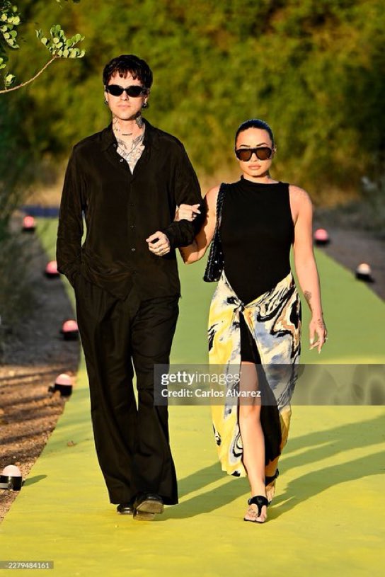 withlovejohana's tweet photo. JUTES LOVATO AND DEMI LOVATO ARE THE HOTTEST COUPLE IN THE WORLD https://t.co/GDzzFJHIdg