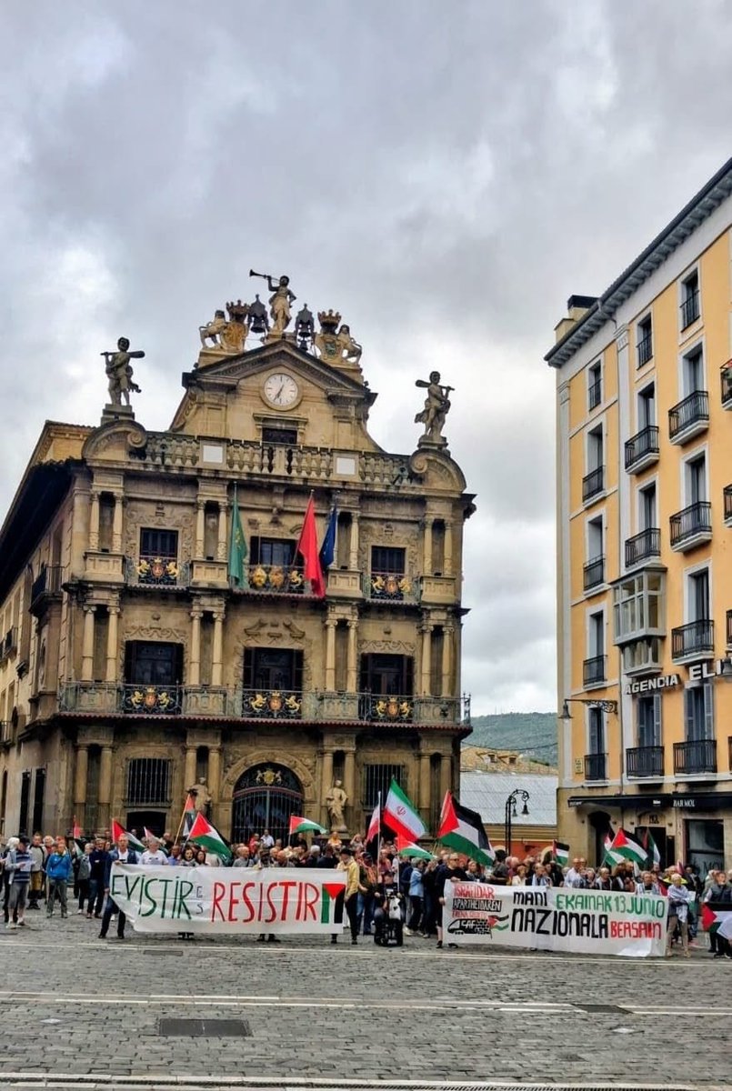 uharteko1956295's tweet photo. ¡Como cada martes, #Iruñea en #Pamplona por #Palestina y contra el Sionismo!
📣 CONCENTRACIÓN
📅 #2deJunio
#BDZ Boicot + Desinversiones + Sanciones
https://t.co/2FJHEZwjdE
Fotografía y video:
Joseba Onsalo https://t.co/UMEtLgXbAt