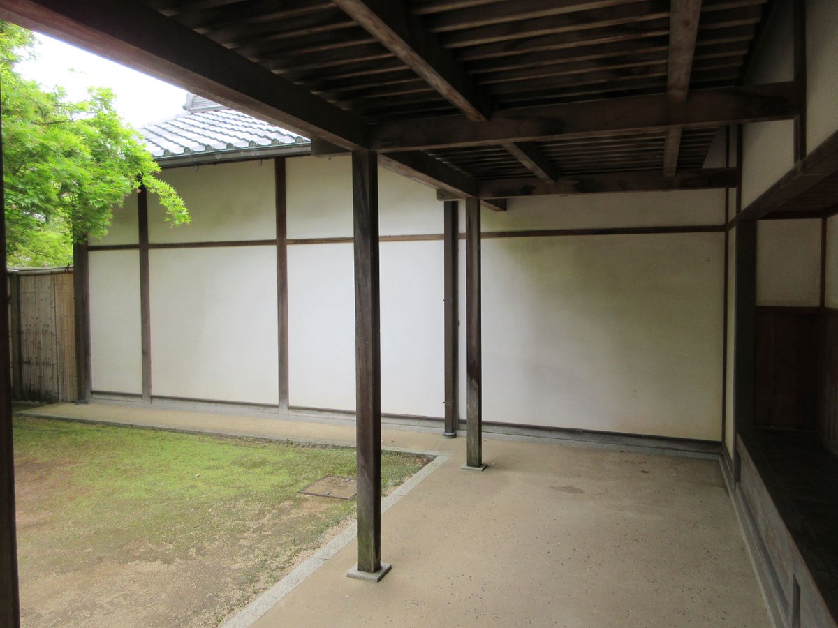 simo2kamu's tweet photo. 好古園

姫路城に隣接してる日本庭園
写真を見て思ったのだが……
曇りの日に一度きりしか訪れてない⁉️
なんで⁉️

狭い敷地にいろんなものが詰め込まれた印象があったせいかな❓
いつかは行こう症候群に陥ってたのかもしれん😨
近くに寄っても姫路城だけ見て、気が付けば時間が経ち過ぎてたとか…… https://t.co/ZIr3am7RIX