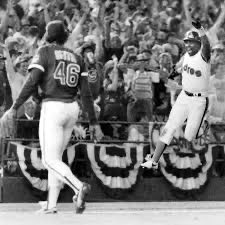FenwayLupe's tweet photo. @BBGreatMoments Steve Garvey walks off Lee Smith in the ‘84 LCS forcing a deciding Game 5. https://t.co/pcwq9ACFZV