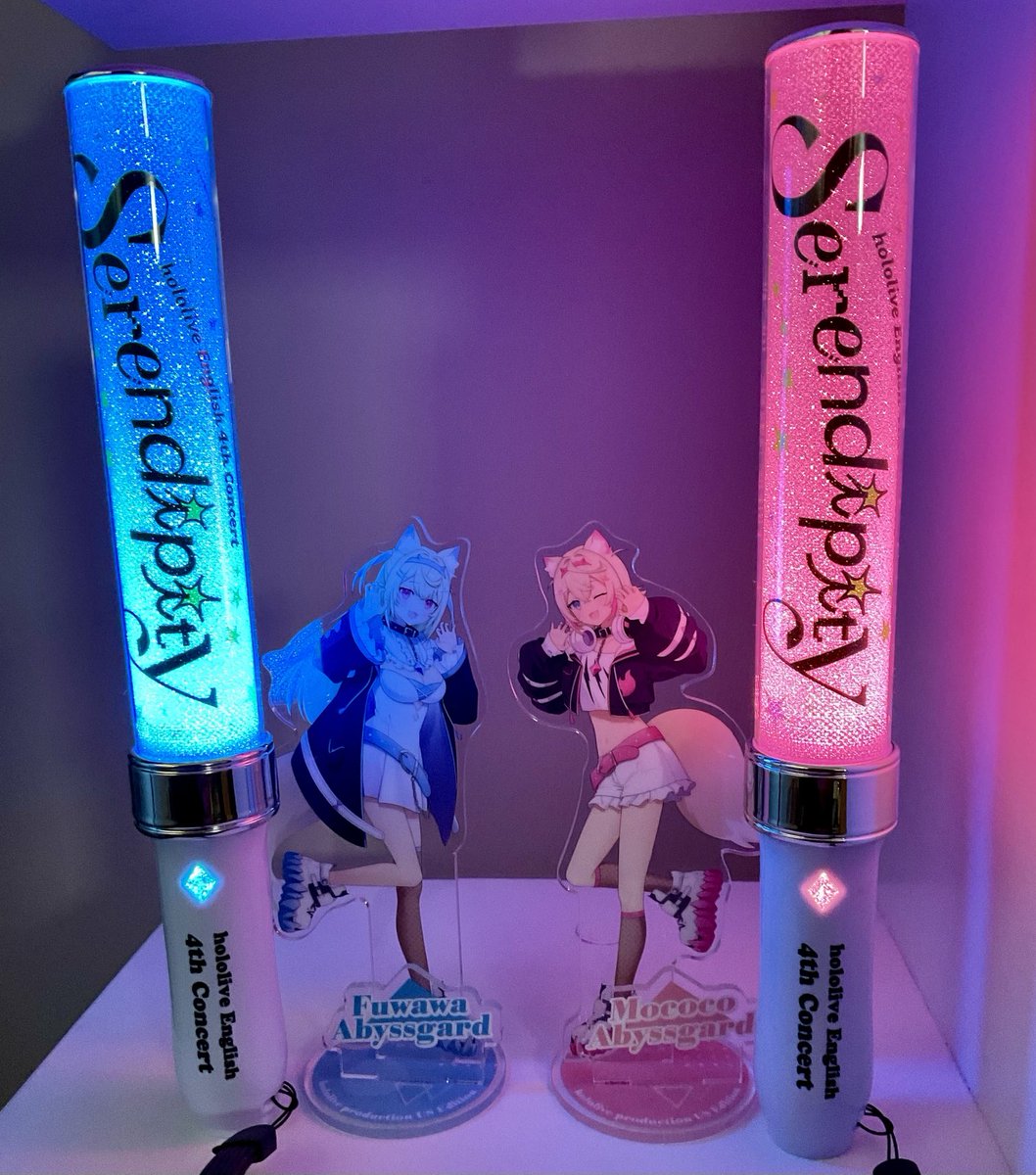 WonderChefCooks's tweet photo. Serendipity penlights arrived! I can’t wait for the show!

BAU BAU! https://t.co/DIjVjMYg6n