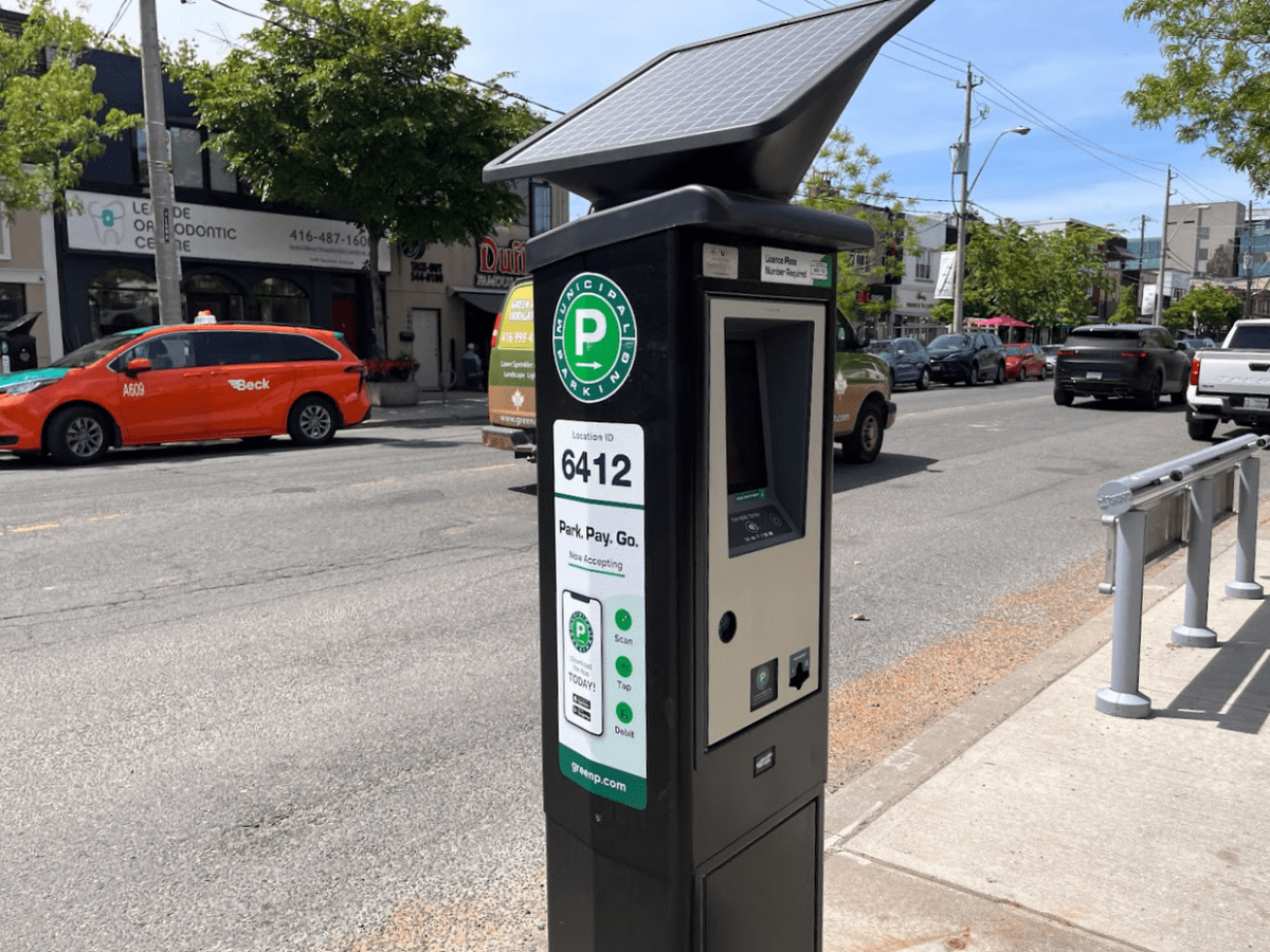 SBayview's tweet photo. Bayview’s new parking meters offer more ways to pay https://t.co/DK2uMyTqXC https://t.co/zD7qvabEmX