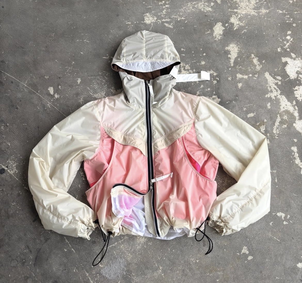pinkskysyre's tweet photo. jacket by peter simmonds https://t.co/wHmOd1DxFp