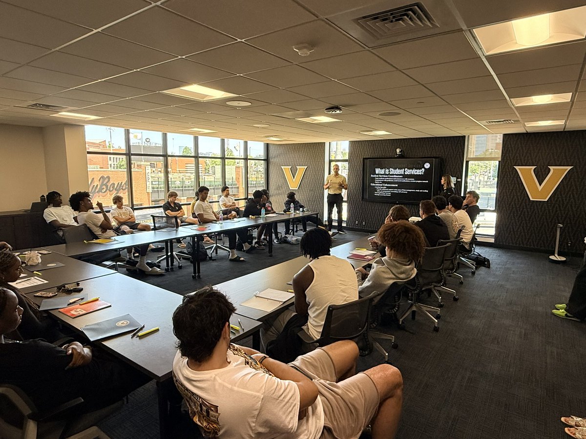 VandySuccess's tweet photo. Welcome to Vanderbilt &amp; Summer Bridge ⚓️💛

We’re excited to welcome our newest Commodores to campus! At the Ingram Center for Student-Athlete Success, we’re here to help you thrive academically and prepare you for life after sport. 

Welcome home. 
#AnchorDown https://t.co/egl8AdRdZS