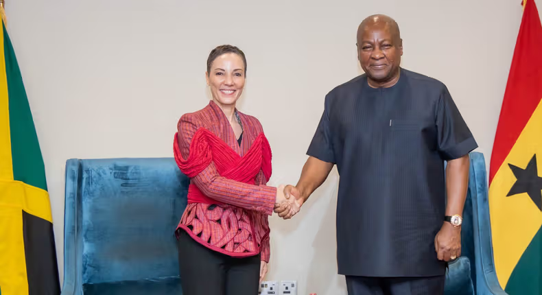 caribbeannewsuk's tweet photo. #JAMAICA: Ghana, who has an abundance of nurses, is to  send 400 nurses to Jamaica under a new labour mobility agreement. The deal comes as over 100,000 trained health professionals remain unemployed in Ghana. https://t.co/5mhhXlKAKo