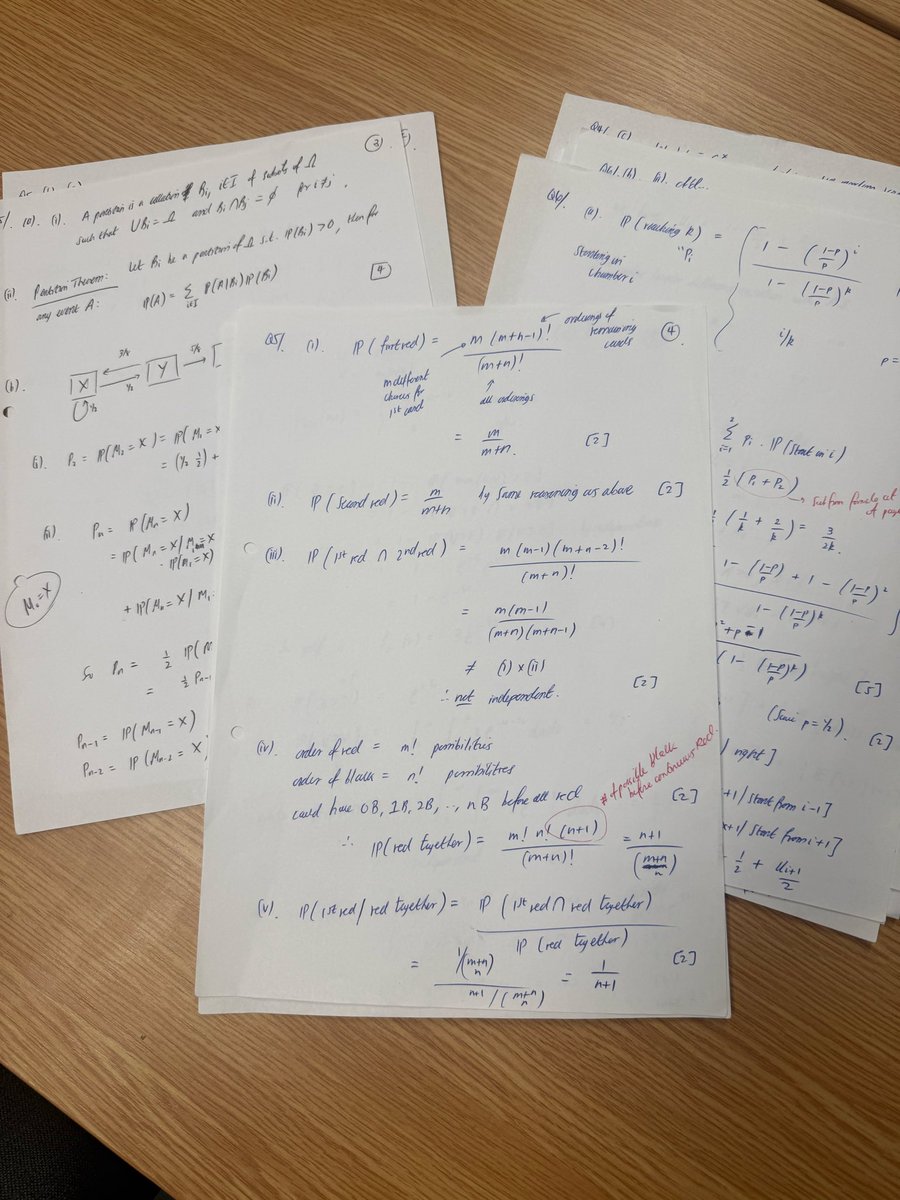 tomrocksmaths's tweet photo. Revision classes all week with the first year maths undergraduates at the University of Oxford - what subject were we covering today? https://t.co/aKhVvJ2iud