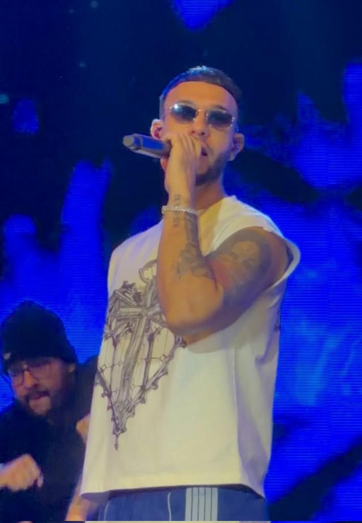 BecerraData's tweet photo. Maria Becerra y Lyanno ensayando hoy en los Premios Tu Música Urbano Mix. https://t.co/mw8c5micS4