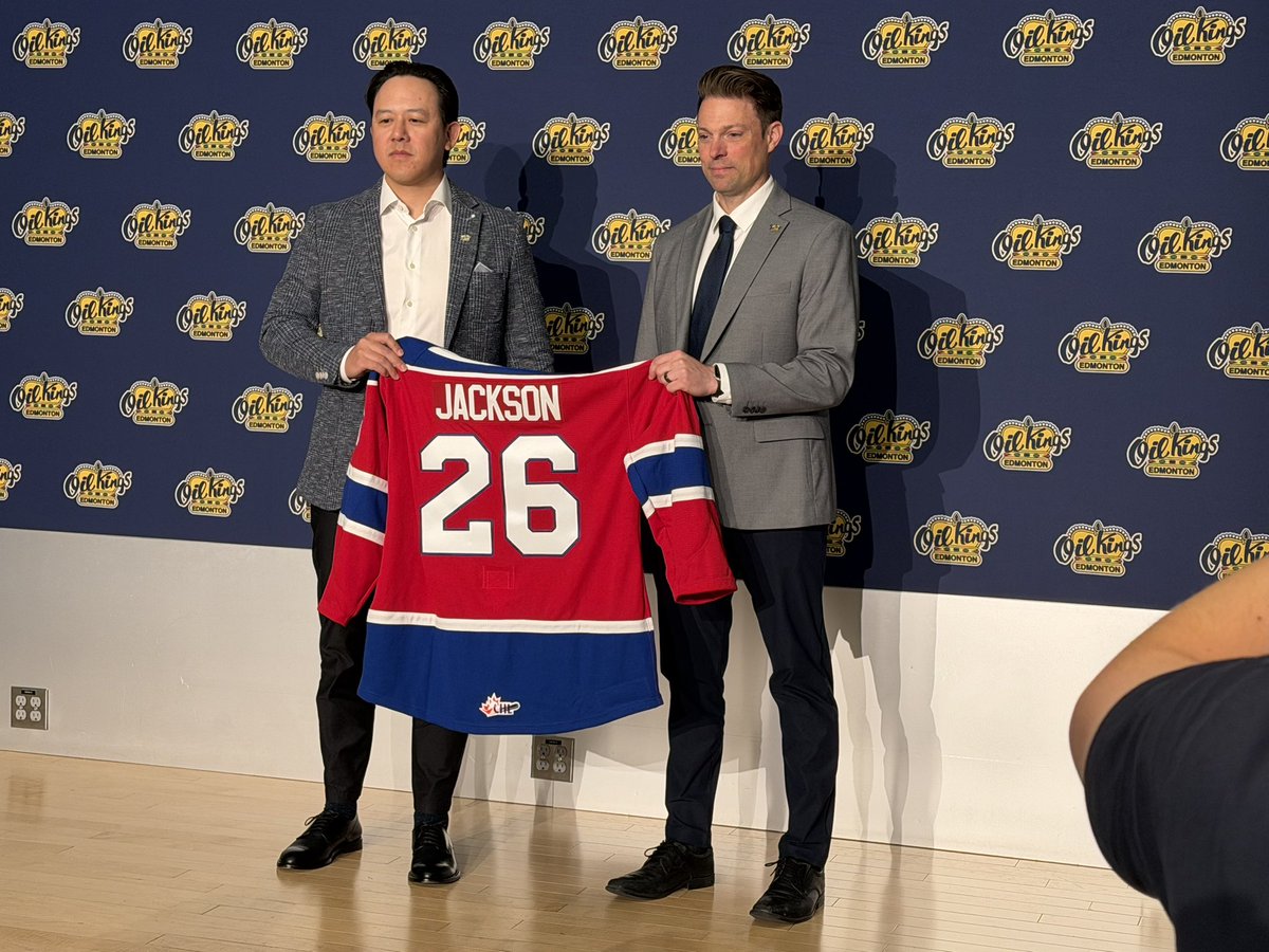 TomGazzola's tweet photo. Outgoing POHO &amp; GM of the Oil Kings Kirt Hill “passing the torch” on to Michael Chan. Jamie Jackson takes on the role of Director of Scouting. Great guys who will do everything they can to continue the strong legacy of Edmonton’s WHL franchise. https://t.co/33GhoqKdIp