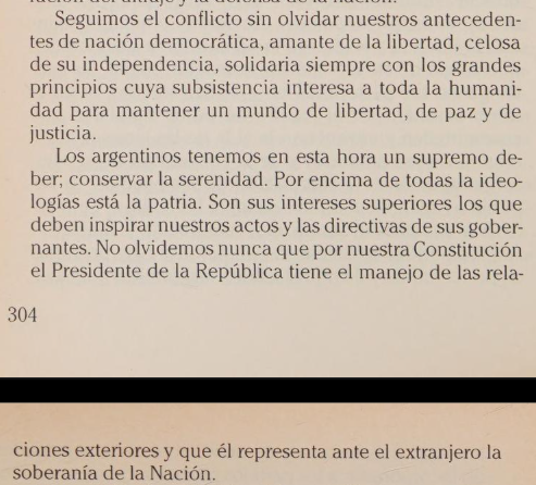 Theodiscus2's tweet photo. La guerra mundial ocupó también un lugar destacado en sus reflexiones. Señaló que el conflicto estaba agravando los problemas económicos de todas las naciones y advirtió sobre la necesidad de incrementar la producción para evitar dificultades futuras de abastecimiento y empleo. Al mismo tiempo, reivindicó la solidaridad continental y sostuvo que los pueblos americanos compartían una comunidad histórica y cultural que debía fortalecerse.

Patrón Costas afirmó que la Argentina debía estrechar vínculos con todos los países de América y manifestó que "somos solidarios con todos los pueblos de América". Defendió la cooperación hemisférica sin renunciar a la soberanía nacional y expresó su simpatía hacia las democracias occidentales. En este contexto, justificó la reacción de los Estados Unidos tras el ataque japonés a Pearl Harbor y sostuvo que toda nación tenía el derecho de defender su integridad y su independencia cuando era agredida.