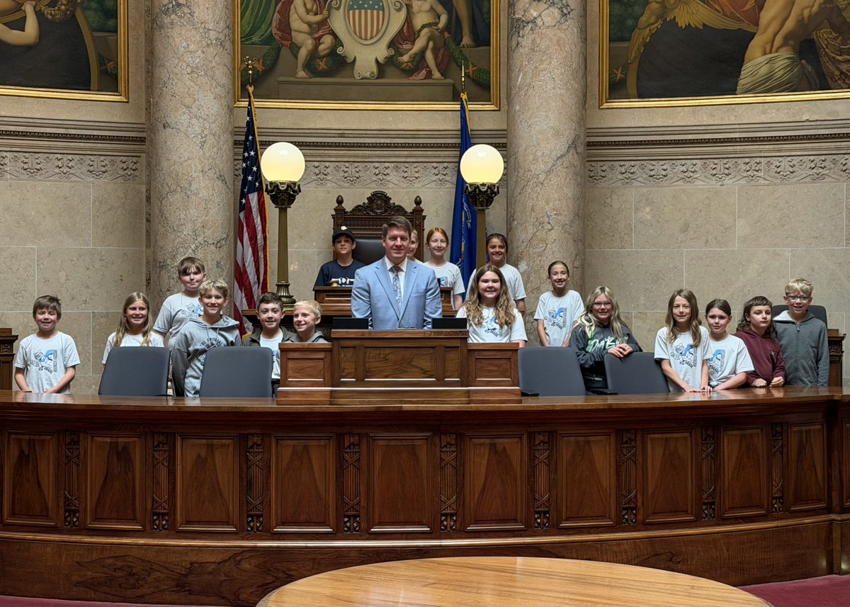 EricWimberger's tweet photo. Had a great time showing students, parents, and teachers from @HSSD's Suamico Elementary around the Capitol yesterday. Thanks for visiting! https://t.co/UfIMCZMJ0R
