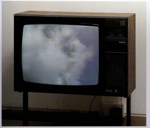 BillPourquoimec's tweet photo. Yoko Ono, Sky TV, 1966 https://t.co/KPZy8RblZc