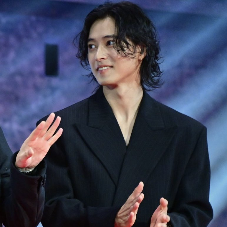 danij_95's tweet photo. I'm devastated by his handsomeness!!! 
"Simply the best
Better than all the rest"
❤️❤️❤️
#kentoyamazaki https://t.co/sXQAfXd1BU