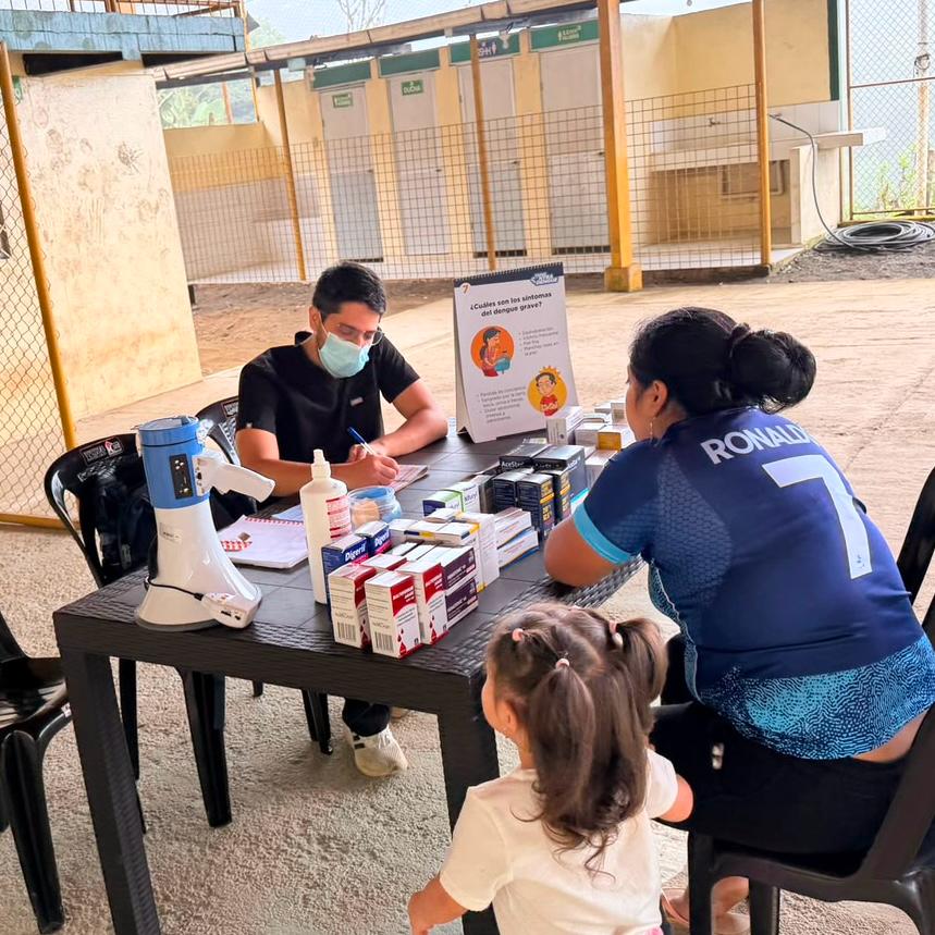 saludazuay_'s tweet photo. #MSPEnTerritorio | @saludazuay_ visita las comunidades San Antonio y Granadillas, en el cantón #CamiloPonceEnríquez, para brindar atención médica , odontológica 🦷, vacunación 💉 y entrega de medicamentos 💊 a la población. https://t.co/b08t7D5wSI