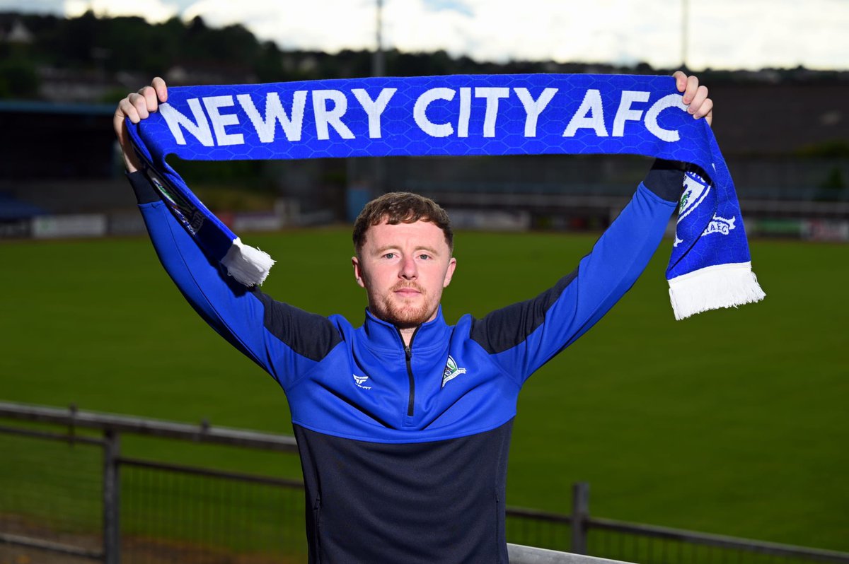 NewryCityAFC's tweet photo. 𝗖𝗔𝗢𝗟𝗔𝗡 𝗖𝗢𝗠𝗘𝗦 𝗛𝗢𝗠𝗘

Newry City AFC are delighted to announce the signing of Caolan Marron from Dungannon Swifts ✍🏻

The 27-year-old becomes Manager Stuart King’s second signing of the Summer following the arrival of striker Ryan Swan.

Newry would like to thank Dungannon Swifts for their cooperation with this transfer.

Full article….👇🔵⚪️

https://t.co/aKCiw6rdw9