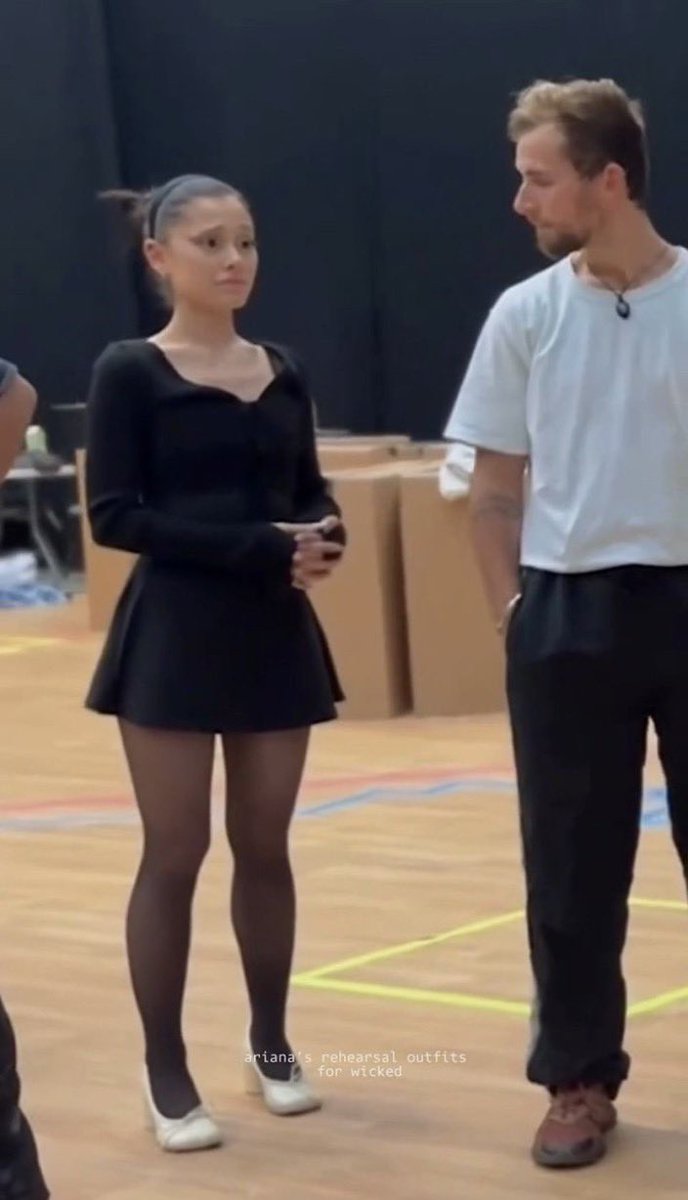 cryptic_006's tweet photo. i thought she looked “unhealthy” what happened? https://t.co/Xbw5eQBbFw