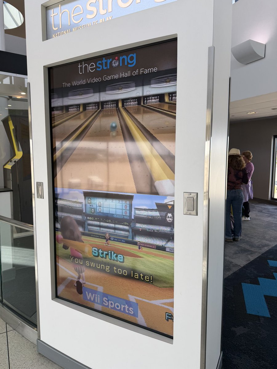 IPNetGeek's tweet photo. I love my geeky little city! The Stong @museumofplay has a World Video Game Hall of Fame exhibit at @ROCAirport. #retrogaming #retrotech #retrocomputing https://t.co/1jyopuqYRR