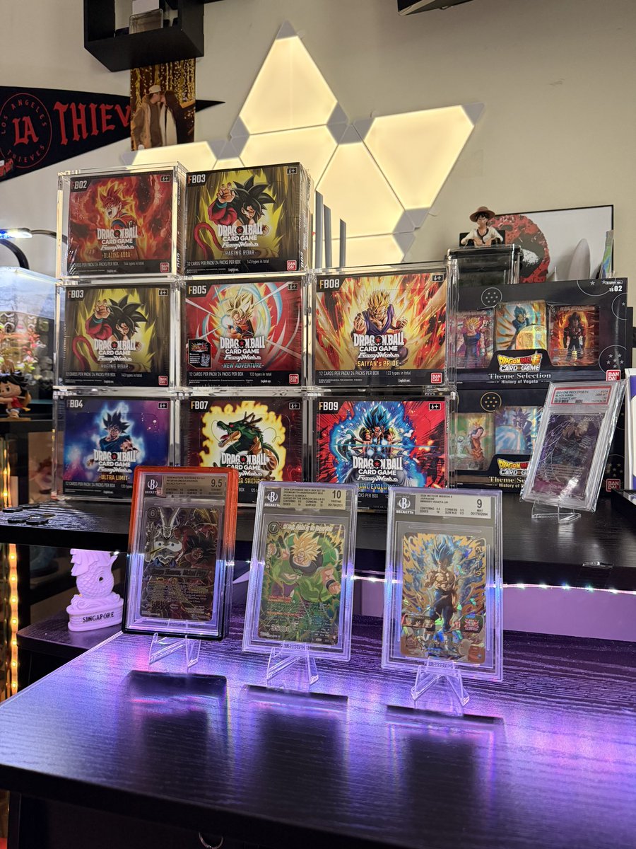 SignifySZN's tweet photo. New mail drop came in. Should i do a booster box give away? 

#dragonballz #fusionworld https://t.co/McXWJKEAT6