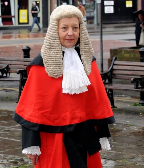 ImtiazMadmood's tweet photo. THIS IS JUDGE ZOE SMITH

She has allowed paedophile children's doctor Daniel Alamehmet walk free from her court room on a suspended sentence despite him being caught with more than 1,600 indcent images 570 indecent videos.

Meanwhile people are walking into courts and getting jailed for social media posts.