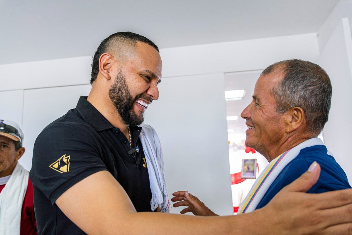 Johnn_Fe's tweet photo. Los Tricicleros, los amigos de Don Benicio! Mi papá que en el cielo está 🙏🏽 Siempre será una enorme felicidad verlos! ❤️ https://t.co/x5ASSLKf1X