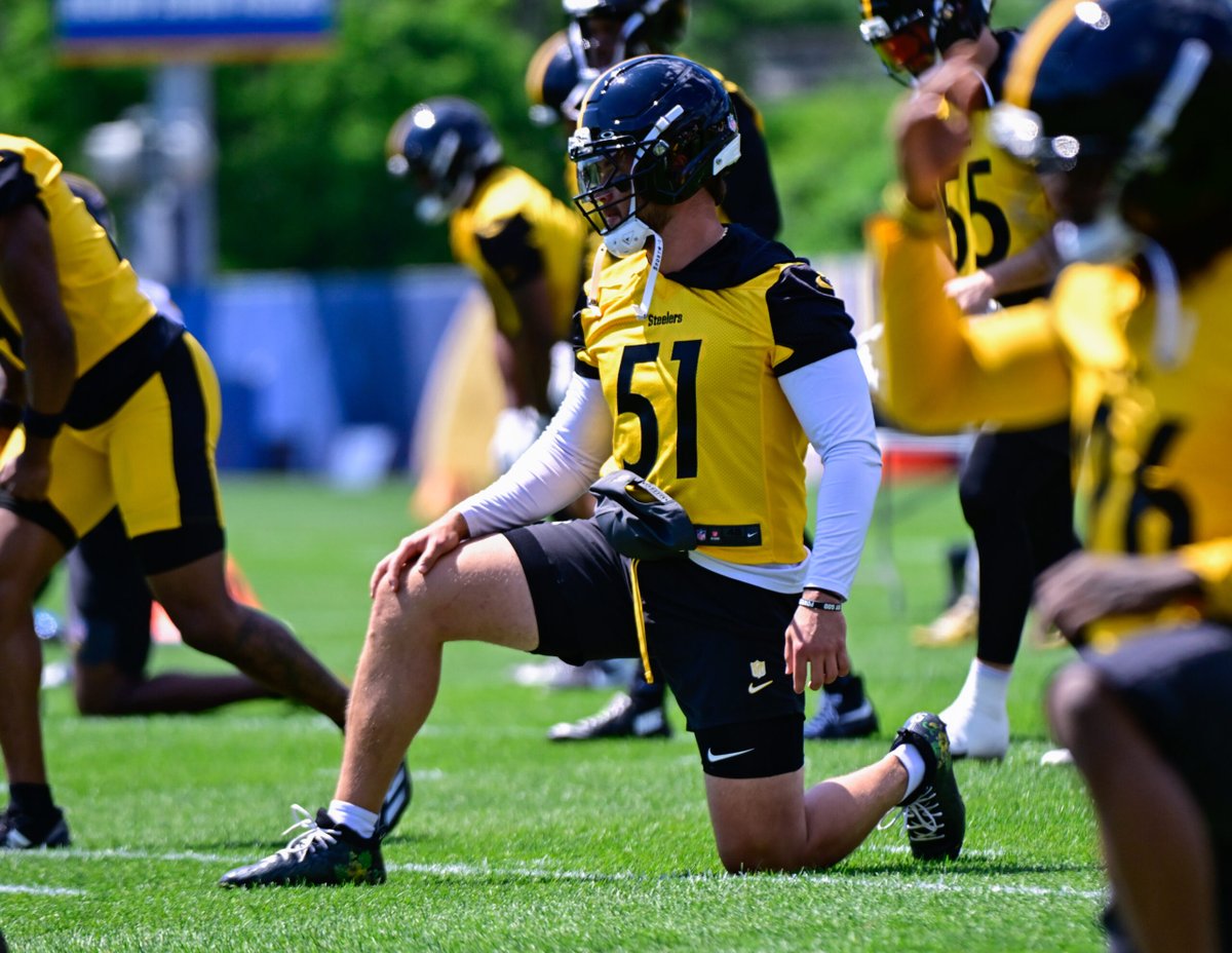 ASaunders_PGH's tweet photo. The #Steelers and OLB Nick Herbig have agreed to a four-year, $100 million contract extension that includes $42 million in guaranteed money, per multiple reports.

https://t.co/UABulNCjdP https://t.co/Gi6eNxmKFo