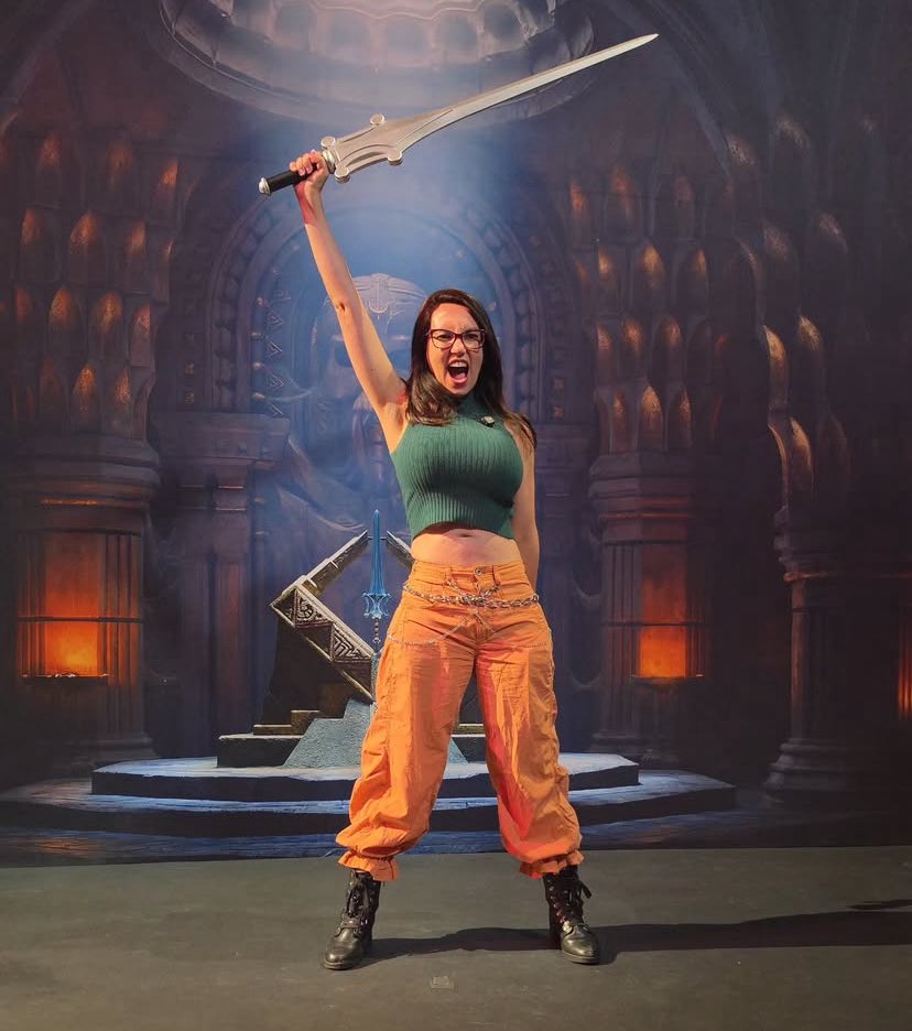 GMSkywalker's tweet photo. I HAVE THE-

…the really big sword. It’s cool looking https://t.co/8AZzKvfVdB
