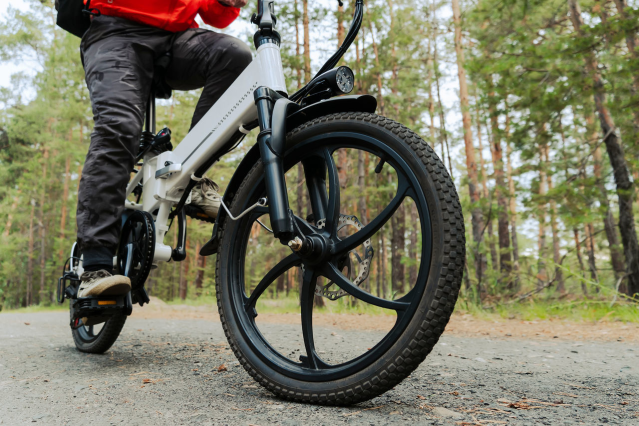 ulDanOShea's tweet photo. Been seeing more about e-bike safety lately. This @CNET article featuring UL Solutions’ Dr. Robert Slone has some practical tips that stuck with me, especially not charging near your only exit. Take a moment to read here: https://t.co/XrOiv74eEB https://t.co/iS7wZuBEVe