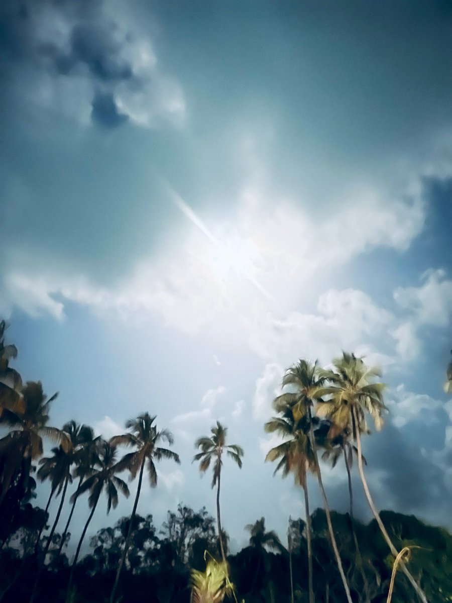 Aravchowdharry's tweet photo. Filming late at night .. during a small break decided to click some pics of the sky .. https://t.co/54CFu5jELN