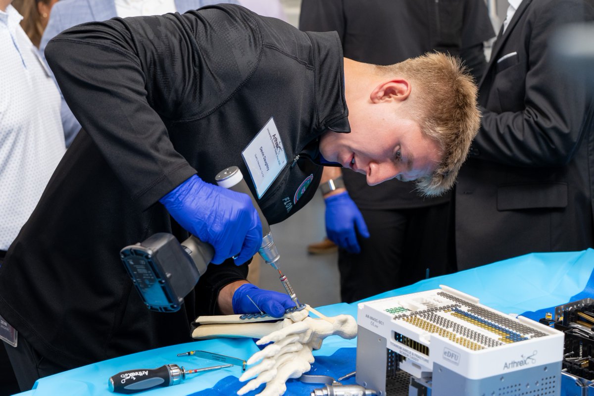 Arthrex's tweet photo. #Arthrex was proud to welcome students from universities across the country for the Arthrex University Summer Sales Program. The program offers a hands-on learning experience for students pursuing careers in professional medical device sales or health care administration.

Throughout the program at our global headquarters, students engaged in immersive training with Arthrex products, guided by our expert Medical Education team. Students also toured our manufacturing and logistics facilities, gaining firsthand insight into how our innovative products are developed, assembled and packaged for global distribution.

Students in attendance represented universities from across the country:

• Auburn University
• Clemson University
• Florida Atlantic University
• Florida Gulf Coast University
• Michigan State University
• Texas A&M University 
• University of Florida
• University of Georgia

#UniversitySummerSalesProgram