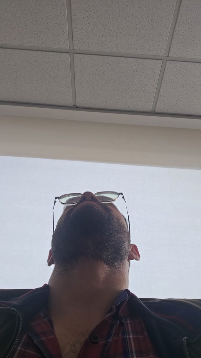 joseeandrees's tweet photo. Qué foto más random para subir pero... eaaale, este cuello 😏🥵 jajaja https://t.co/70Tm3vBWr4