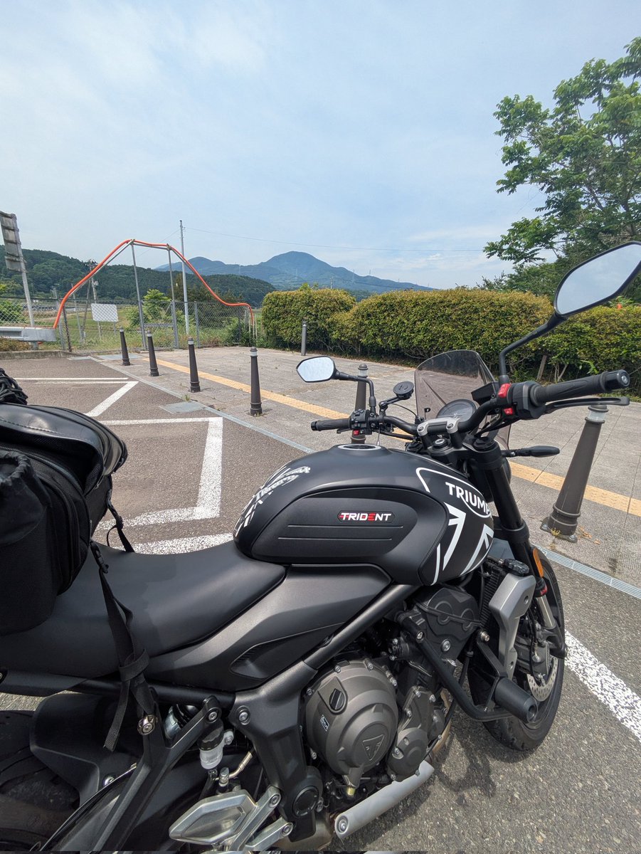 oboro_ta's tweet photo. やっぱこっちは山が近いなあ
〉蔵王pa https://t.co/70mPFc2F0L