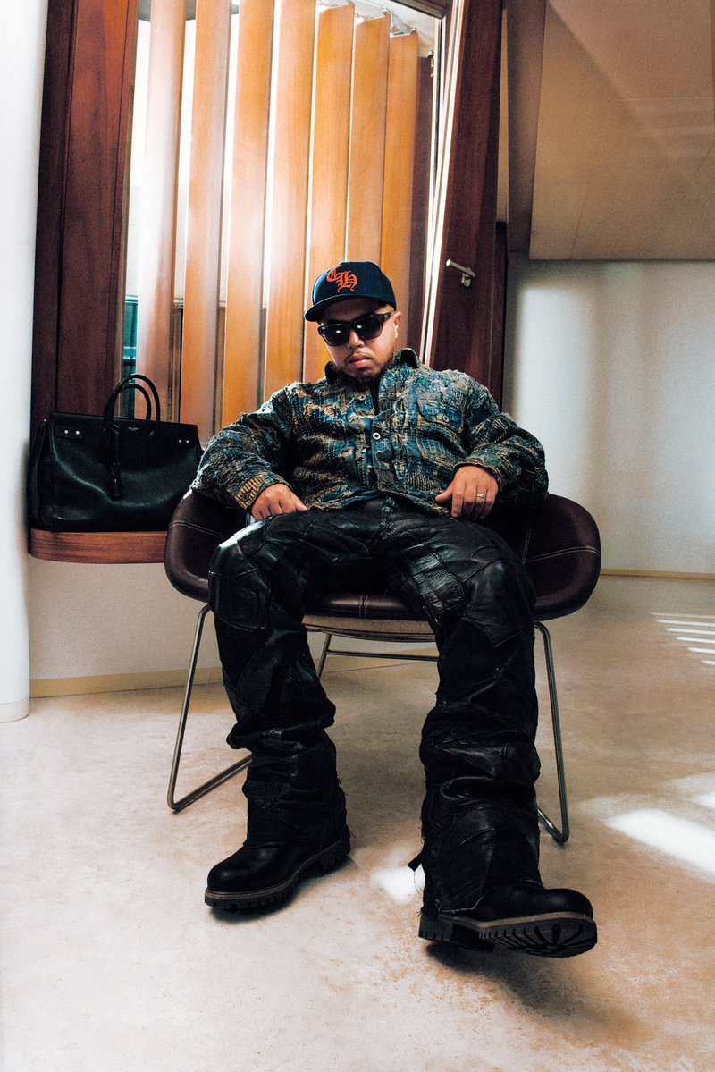 BillboardFr's tweet photo. Hamza sortira un nouvel EP à minuit, intitulé « PUBLIC ENEMY ». https://t.co/GaSR21x1S8