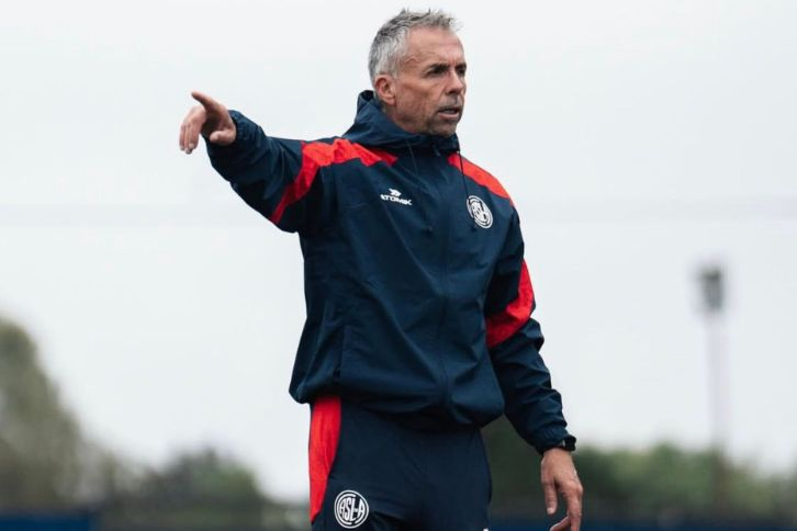 DitoroPedro's tweet photo. Tras terminar el primer semestre #Sanlorenzo se pone en marcha en el mercado de pases, los puestos a reforzar por Gustavo #Alvarez son: un lateral derecho, un mediocampista y un delantero más. 

Te gustaría algún refuerzo en especial (coherente) ?🤪

📋💙❤️ https://t.co/geO7KeNkiM