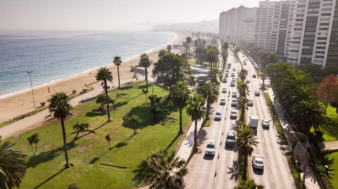 DeBello_Prop's tweet photo. ¡Escapa de la rutina y disfruta de Viña todo el año! 🌊 Reserva tu alojamiento con nosotros y vive nuestra costa central.🌤

📍 https://t.co/YjTmwfDE09
📞 +569 77342300 | +569 6577 0167. https://t.co/L4eiE69nGk