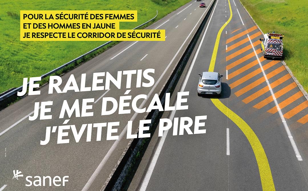 2geek4you1's tweet photo. Semaine dernière ma fille rentre de classe en larmes.
Raison : le père d’un gamin de sa classe est décédé 

Aujourd’hui, j’apprends les circonstances.

BANDE DE CONNARDS, RESPECTEZ CE PUTAIN DE CORRIDOR DE SÉCURITÉ !!!

(Peu importe quel véhicule est arrêté sur la BAU) https://t.co/hALWQ86Ip2