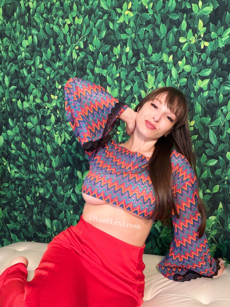 lexilunaxoxo's tweet photo. What are you waiting for?
The fun is starting on OnlyFans

Join my LIVE https://t.co/PrsO7CcQld