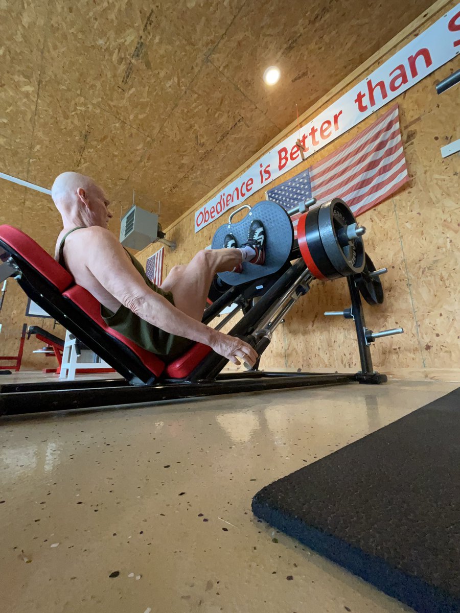 SisuLLC's tweet photo. Tuesday leg #1

8x12+4=100 reps at 667# https://t.co/IXDhukGOwF