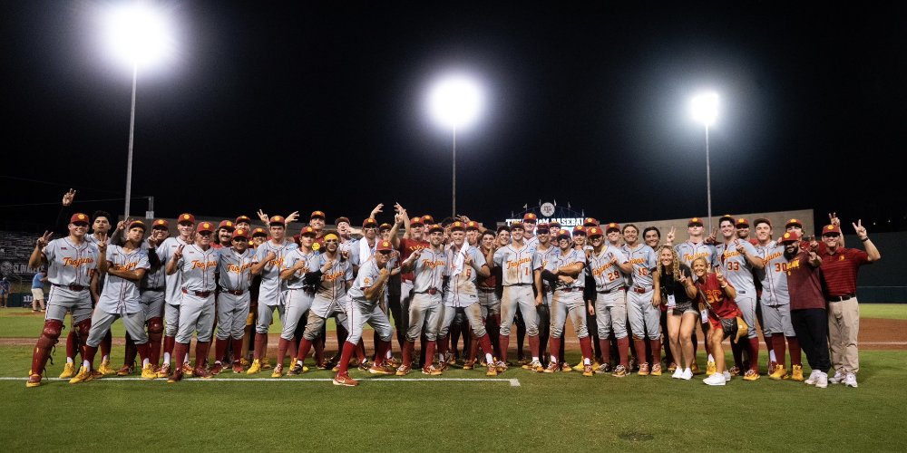 KendallRogers's tweet photo. ✍️LATEST COLUMN: Andy Stankiewicz's @USC_Baseball club went to the Lone Star State and dominated Texas A&M over the weekend. My piece on Stanky and #USC re-establishing the program's gold standard.

READ: https://t.co/3DpR16ktzS

#FightOn