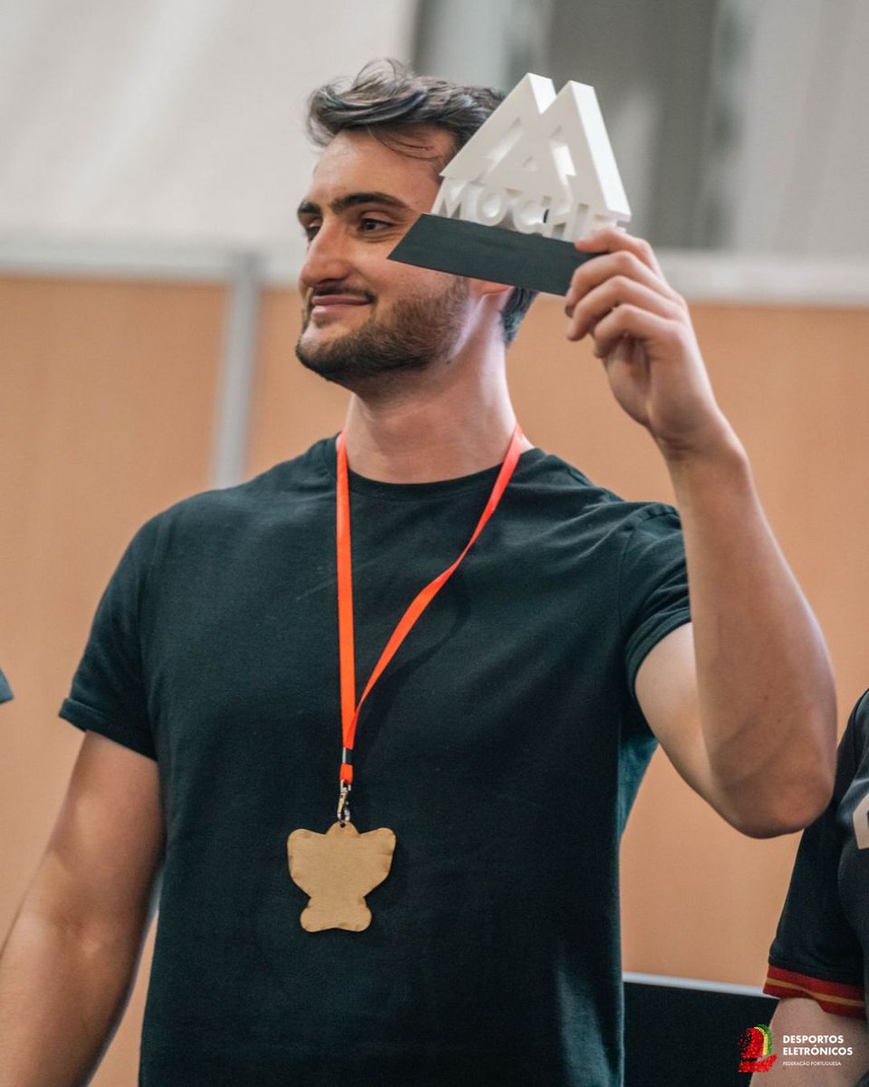 fpdeoficial's tweet photo. O MVP da @moche na competição de Counter-Strike 2 foi para..
🏆️ @Slaxxtt
@moche
@HisenseIntl Portugal
@lenovoportugal
#.PT
@guessthechoice
@playnekogame
#imaginary_compass
@CMFundao
#FPDE #Esports #EsportsPortugal #VisãoEsports2030 #MaisqueumjogoSomosDesporto #RoadToFundão #TaçadePortugalEsports2026 #TaçadePortugalEsports2026 #TDP2026 #TDPEsports2026 #TaçadePortugal #TaçadePortugal2026 #GamingPortugal #Competição #Gaming #videojogos #Taça #Portugal #BeiraBaixa #Fundão #CounterStrike #CounterStrike2 #CounterStrikePortugal #CounterStrikePT #CS2 #CS2PT #CS #CS2Open #CS2Portugal