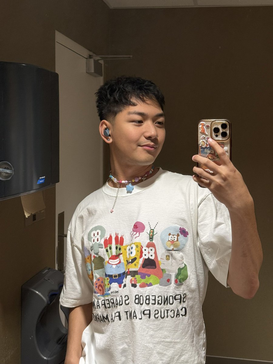 itsredcyber's tweet photo. spongebob fit ! https://t.co/8QuUZKyENm