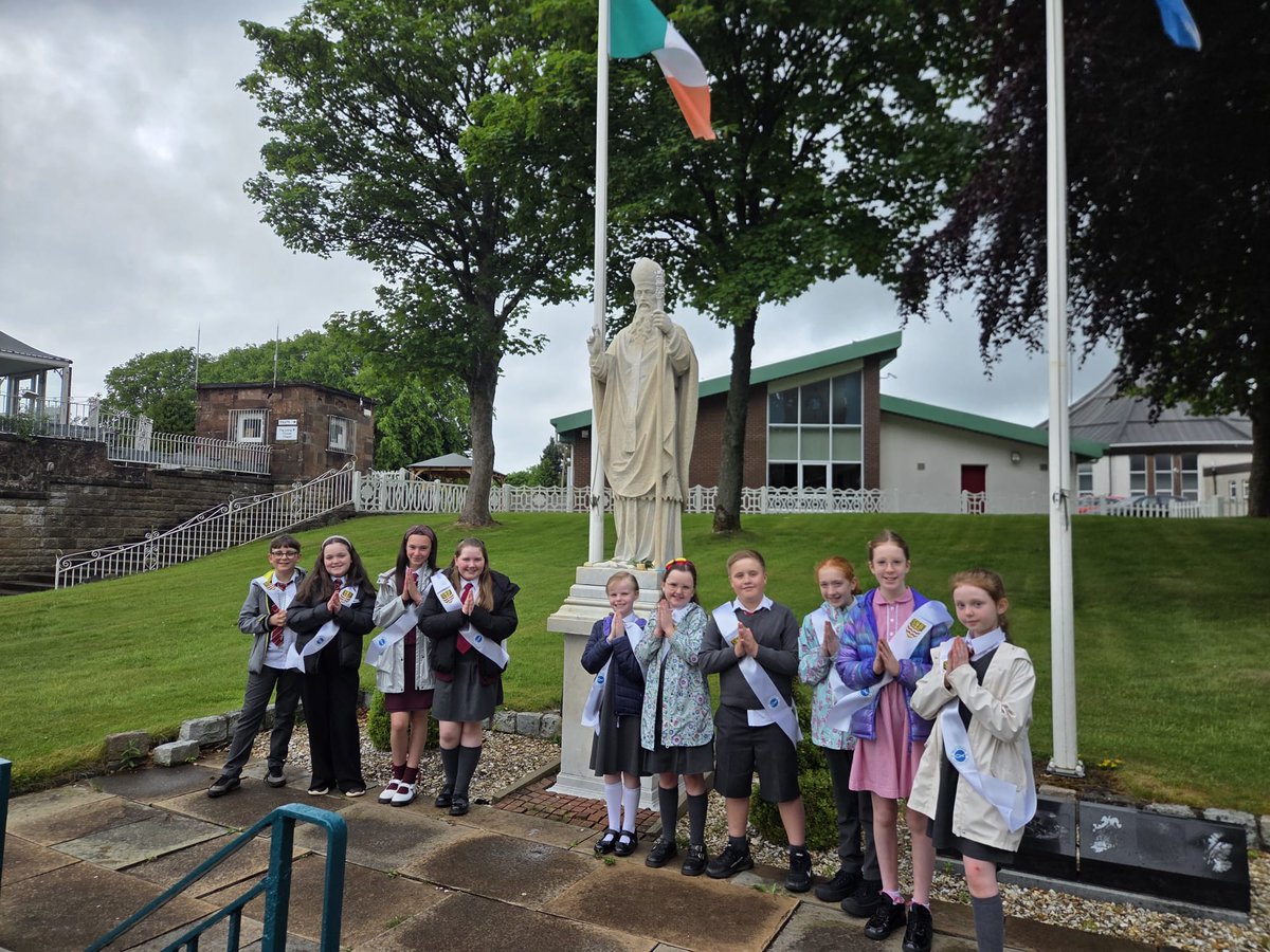 St_BarbarasPS's tweet photo. Thank you for such a wonderful day at Carfin Grotto! @CoatMini Our Mini Vinnies had a fantastic time. 🙏 Very excited to see our very own Fr O'Brien too! 😀 https://t.co/kMvGXPkdjl