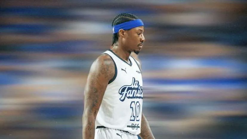 LaFamiliaTBT's tweet photo. Hey #BBN! 👀🏀

Can we get to 10K followers before The Basketball Tournament tips off, as we take on The Ville Saturday, July 18th at Memorial Coliseum?

If you can like, retweet, and share this account with other fans, it would mean a lot and helps us grow the community! 😼🔥 https://t.co/yiRgjOU2Mz